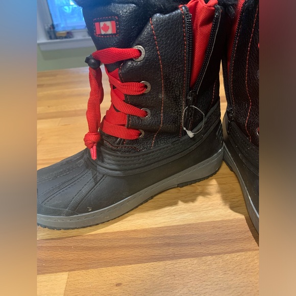 Pajar kids size 2 Winter Boots - Picture 2 of 14